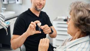 Φροντίδα τεχνητής οδοντοστοιχίας