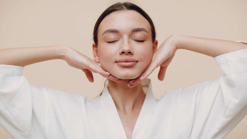 5′ Face Yoga: Η συνήθεια που σε μεταμορφώνει !