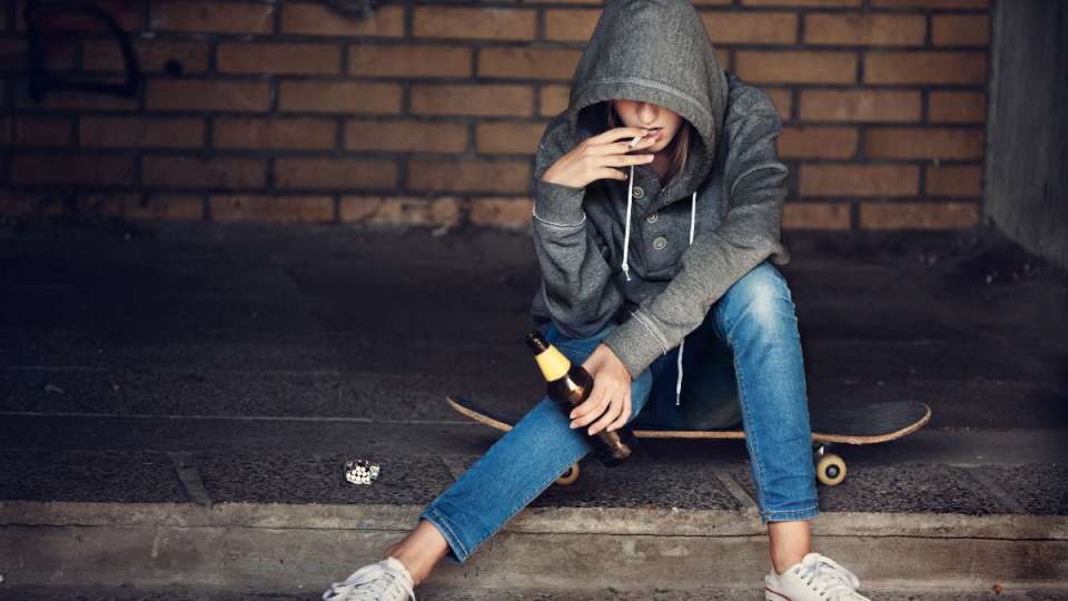 Ανήλικοι αλκοόλ και κάπνισμα