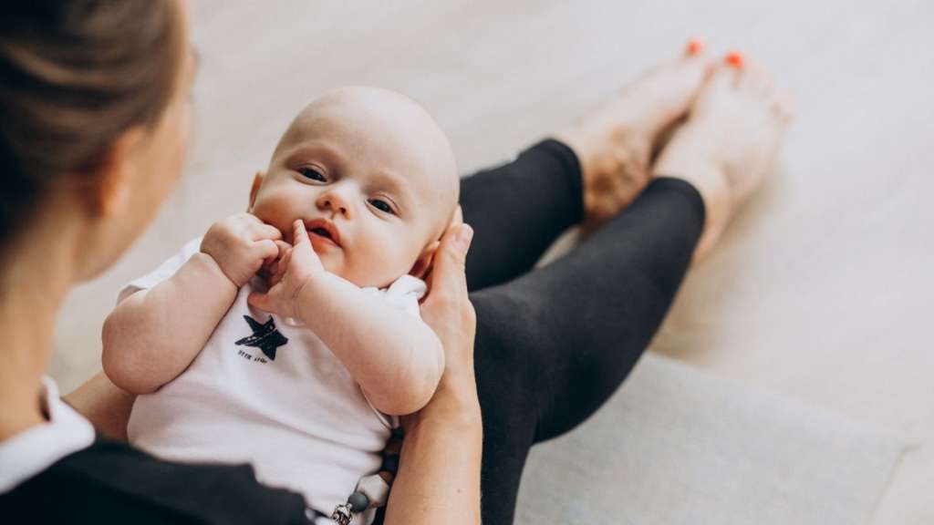 Baby yoga: Γιατί και πότε να την προτιμήσεις για το μωρό σου