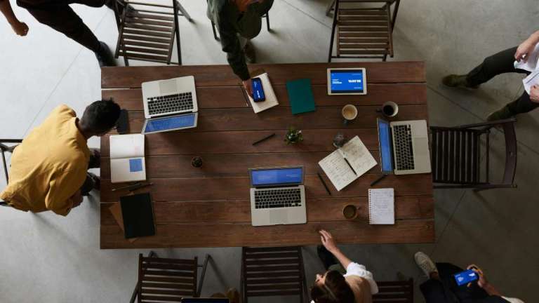 Γιατί τα meetings μπορούν να βλάψουν σοβαρά την υγεία των εργαζομένων