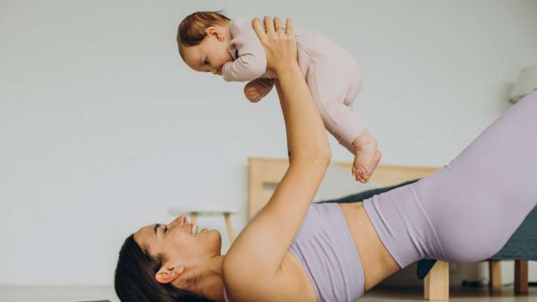 Postnatal Fitness: Μπορούν Θηλασμός και Άσκηση να Συνυπάρξουν;